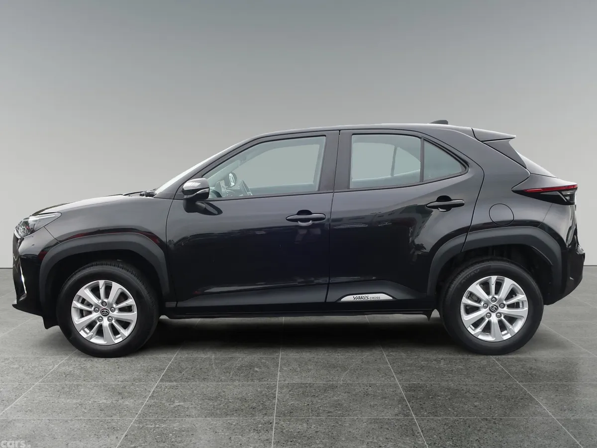Toyota Yaris Cross Hatchback, Petrol Hybrid, 2024, Black