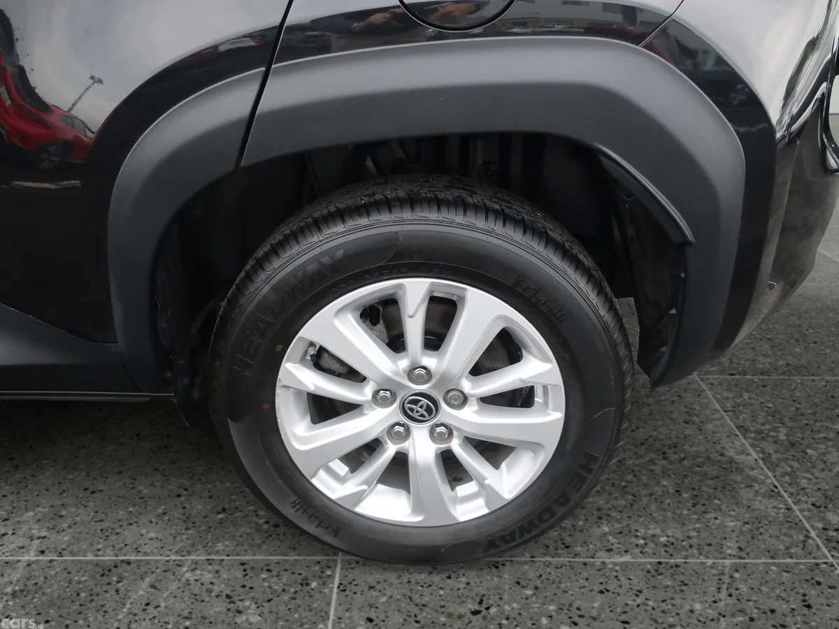 Toyota Yaris Cross Hatchback, Petrol Hybrid, 2024, Black