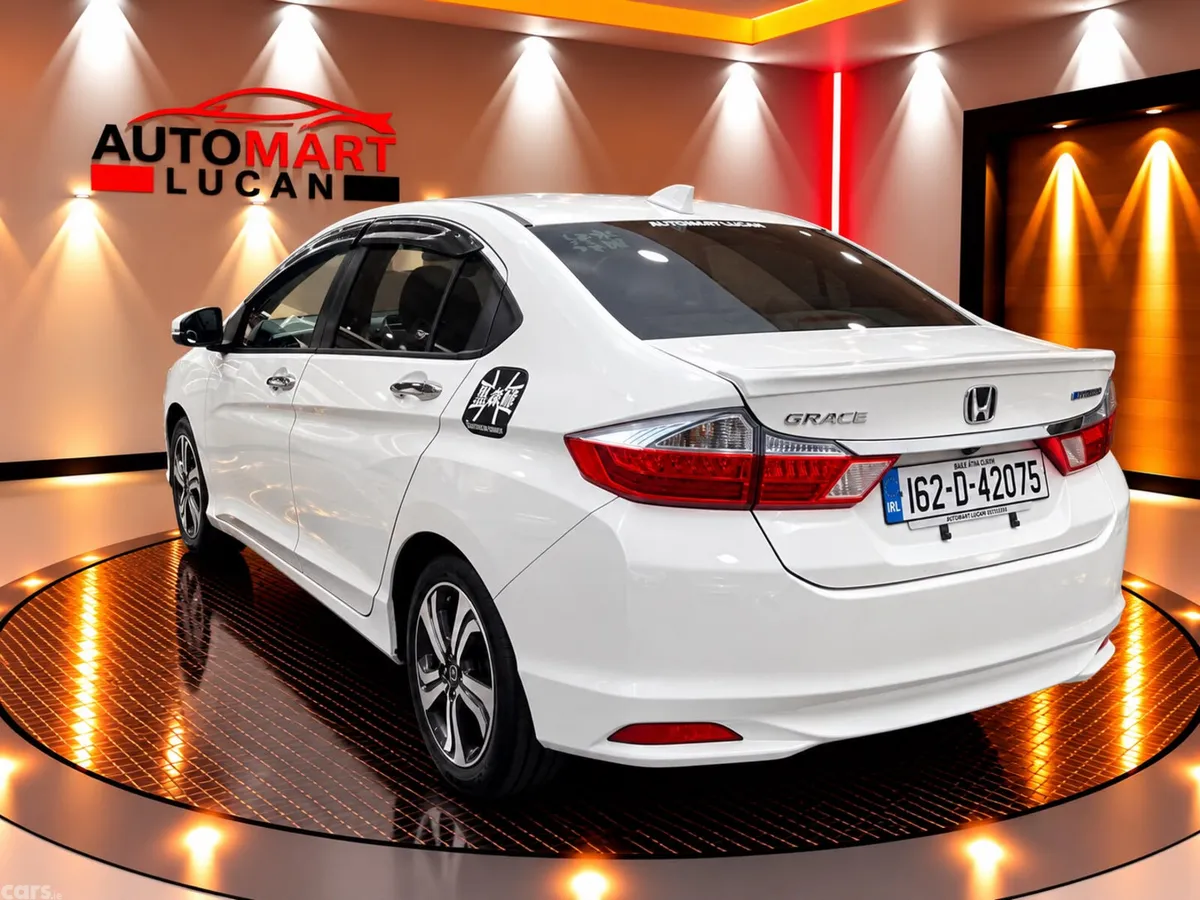 Honda Grace Saloon, Petrol Hybrid, 2016, White