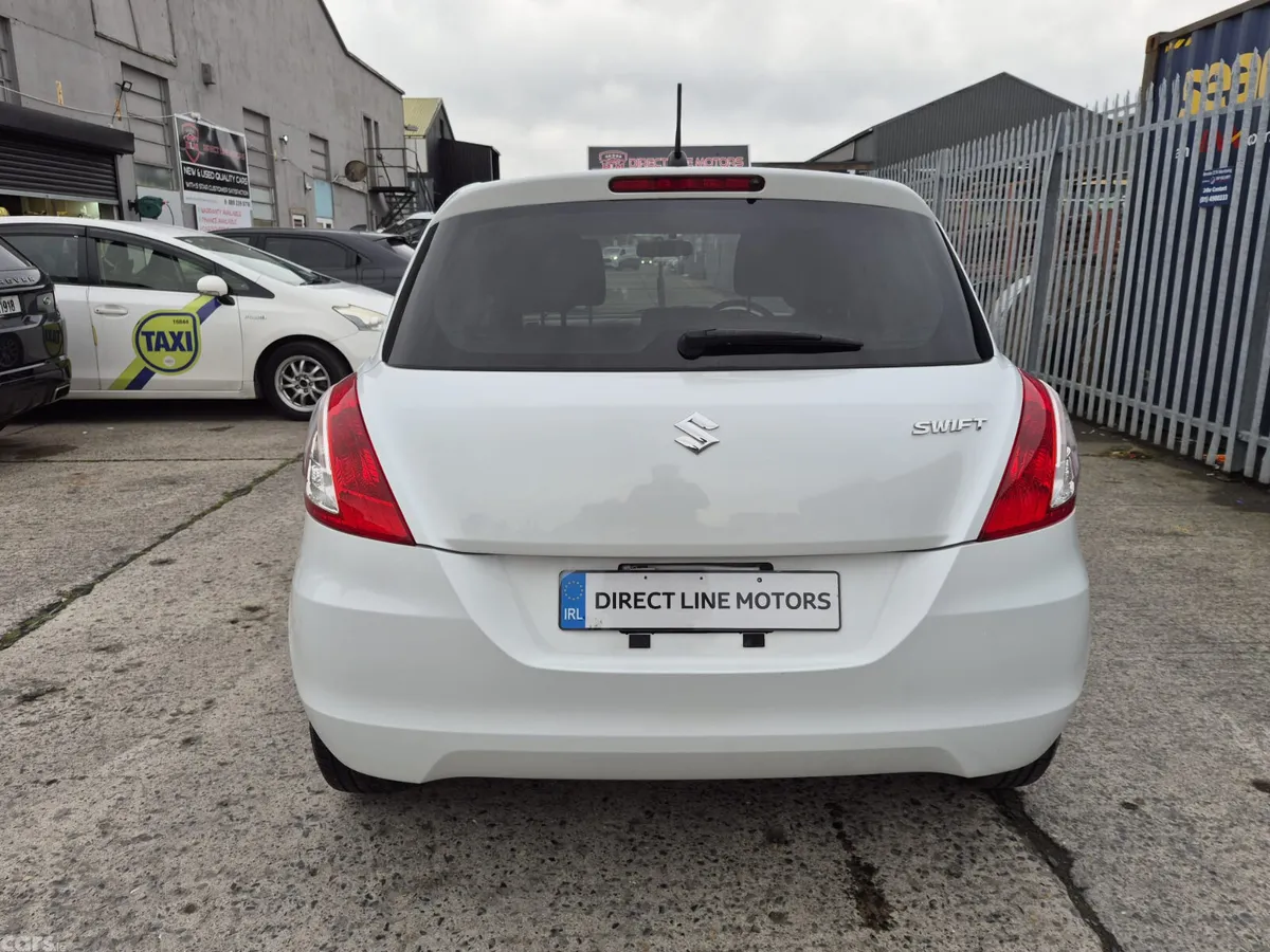 Suzuki Swift Hatchback, Petrol, 2014, Silver