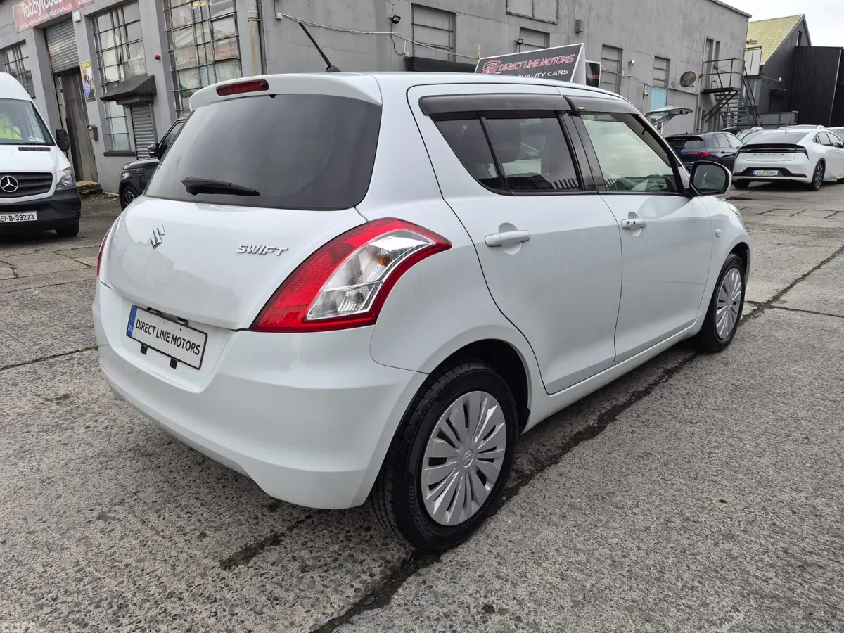 Suzuki Swift Hatchback, Petrol, 2014, Silver