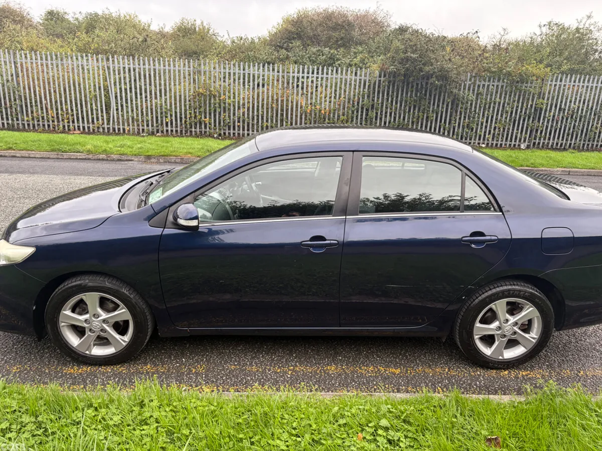 Toyota Corolla Saloon, Diesel, 2011, Blue