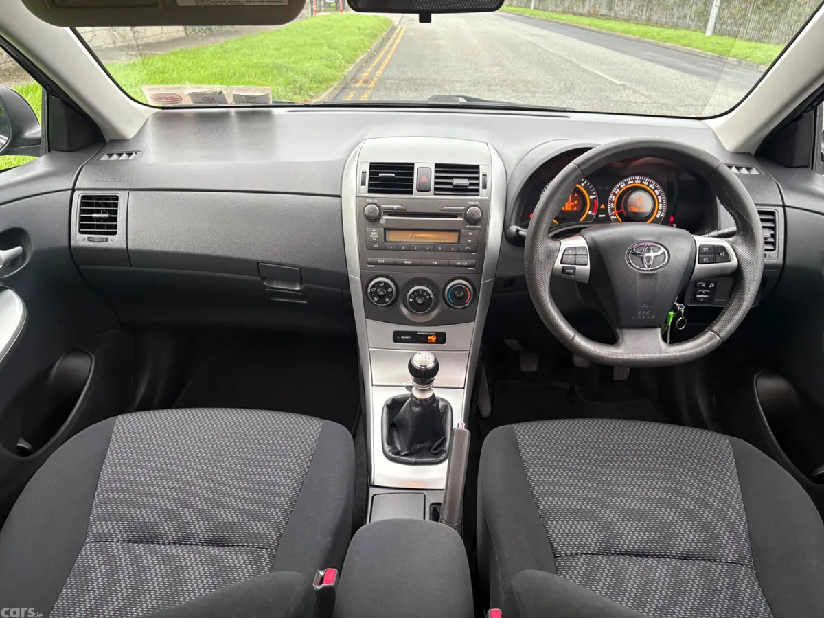 Toyota Corolla Saloon, Diesel, 2011, Blue