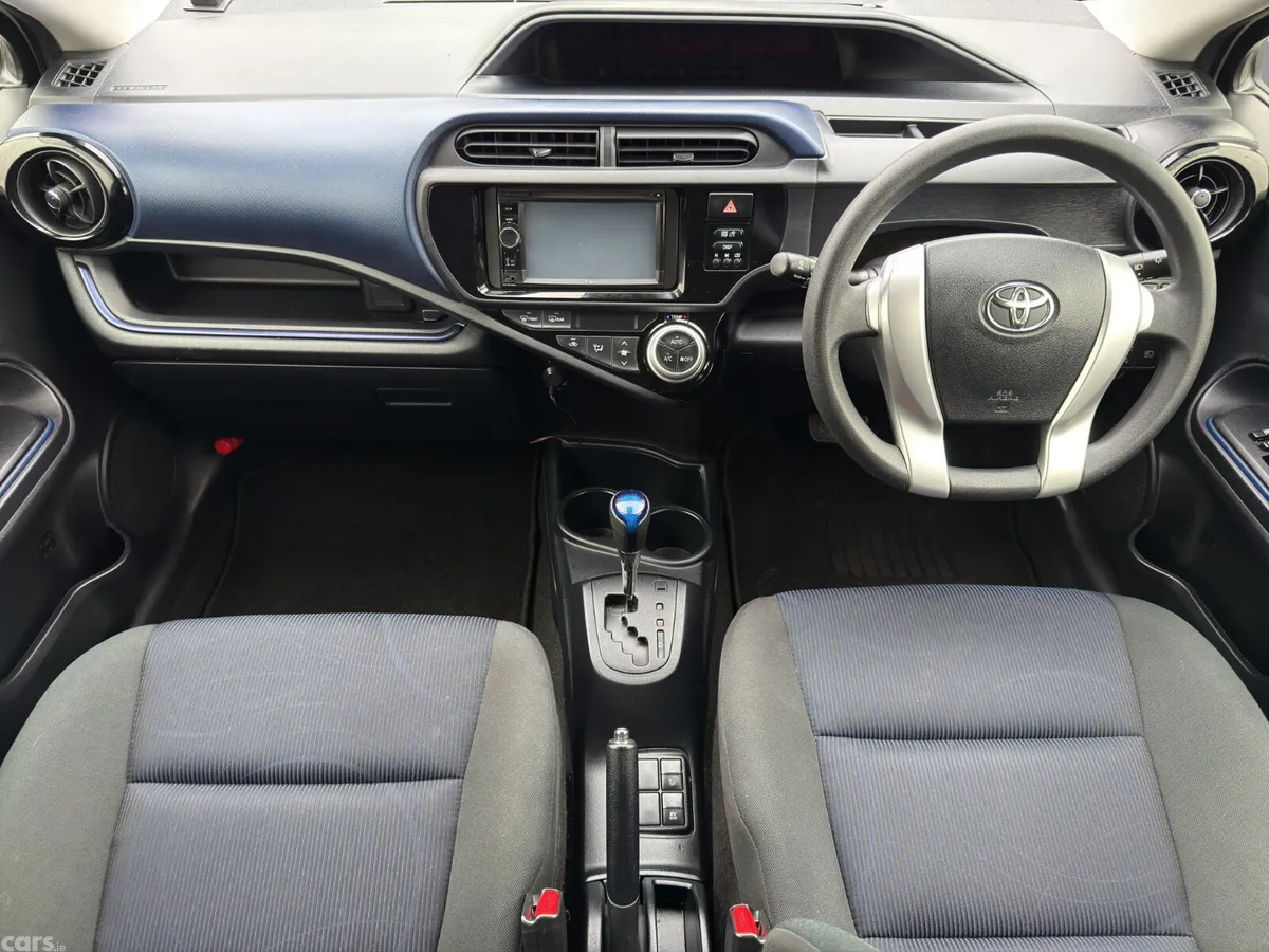 Toyota Aqua Hatchback, Petrol Hybrid, 2017, White