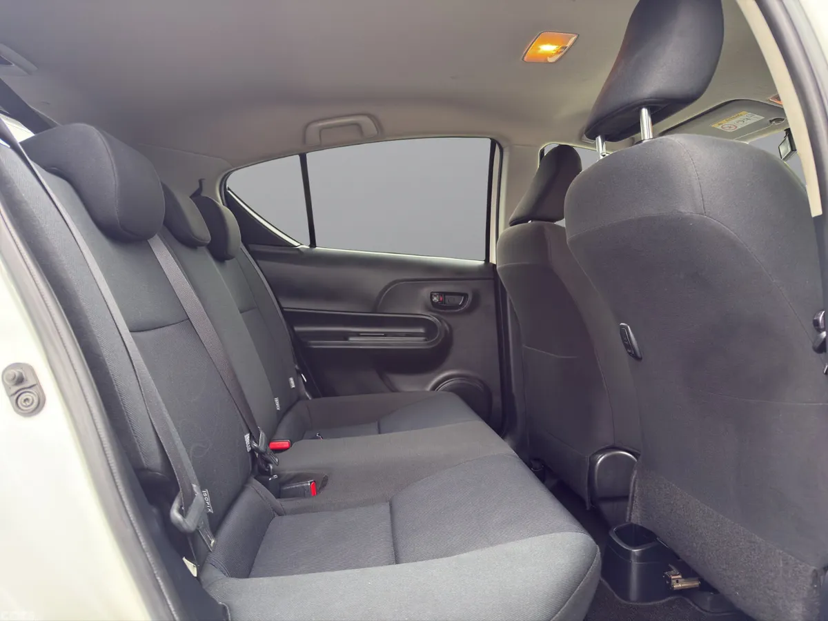 Toyota Aqua Hatchback, Petrol Hybrid, 2017, White