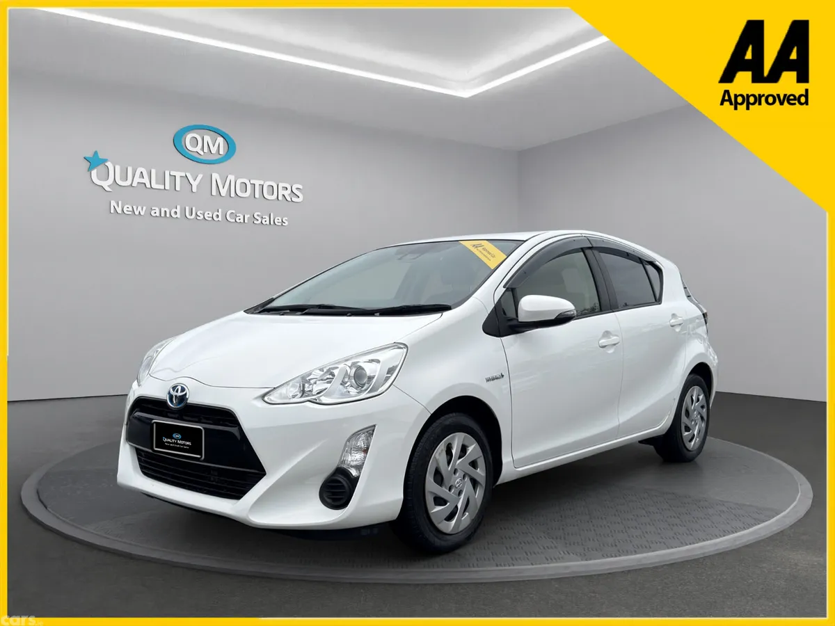 Toyota Aqua Hatchback, Petrol Hybrid, 2017, White