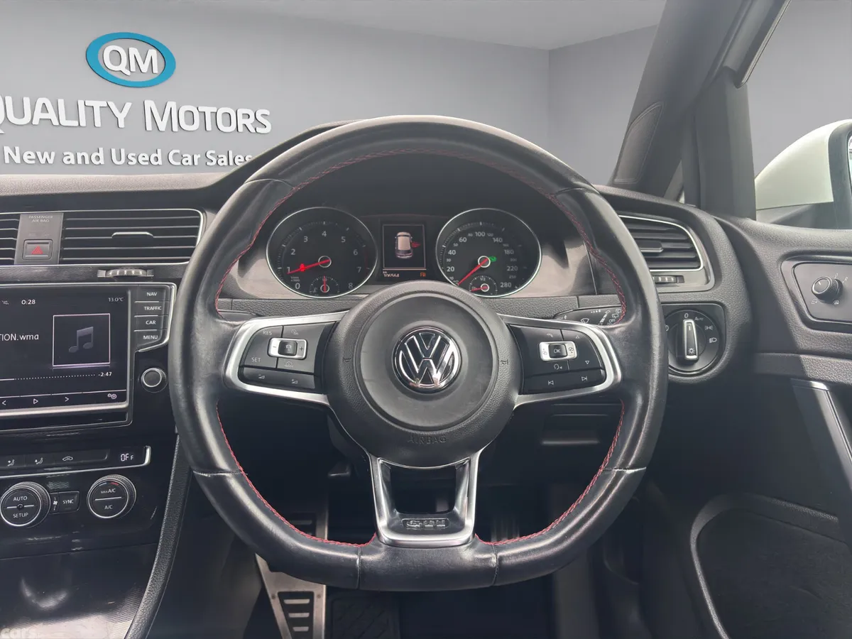 Volkswagen Golf Hatchback, Petrol, 2014, White