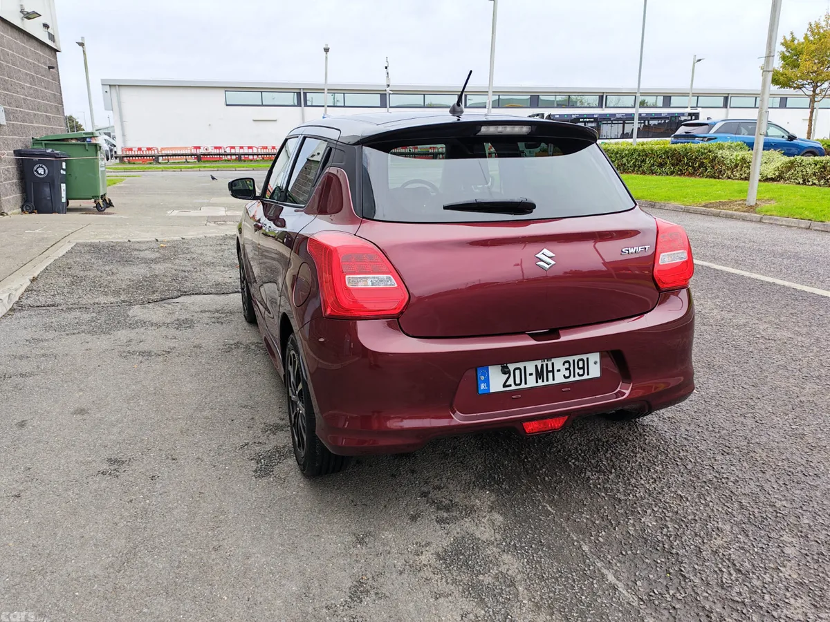 Suzuki Swift Hatchback, Petrol, 2020, Red