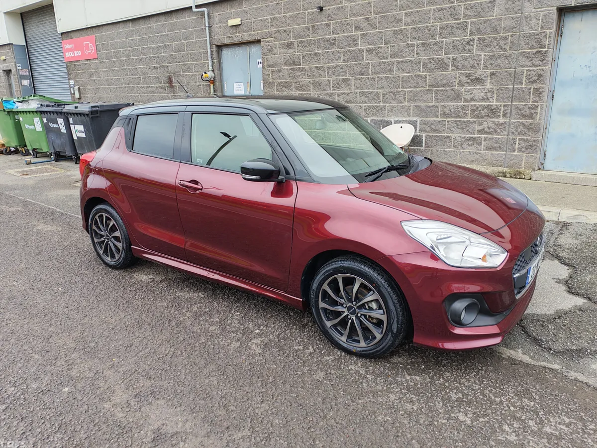 Suzuki Swift Hatchback, Petrol, 2020, Red