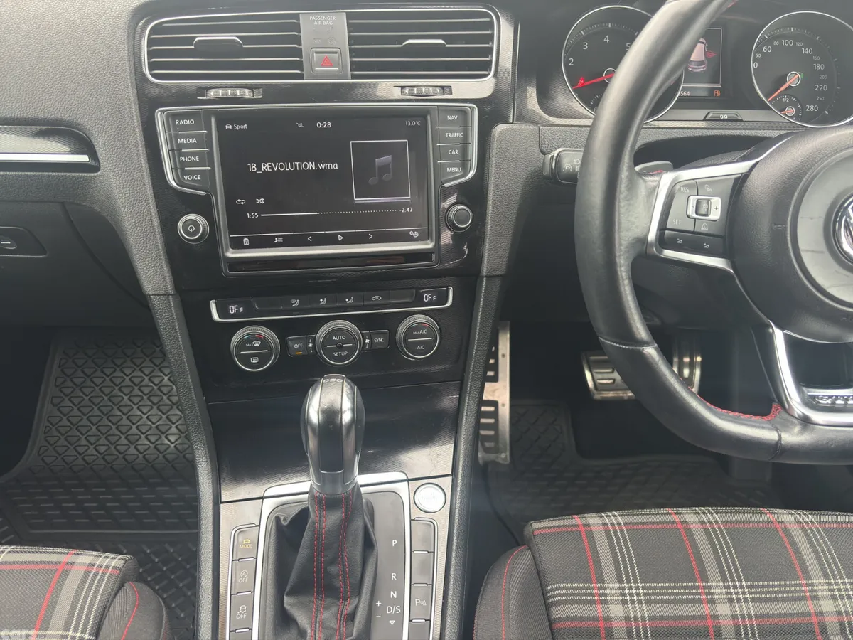 Volkswagen Golf Hatchback, Petrol, 2014, White
