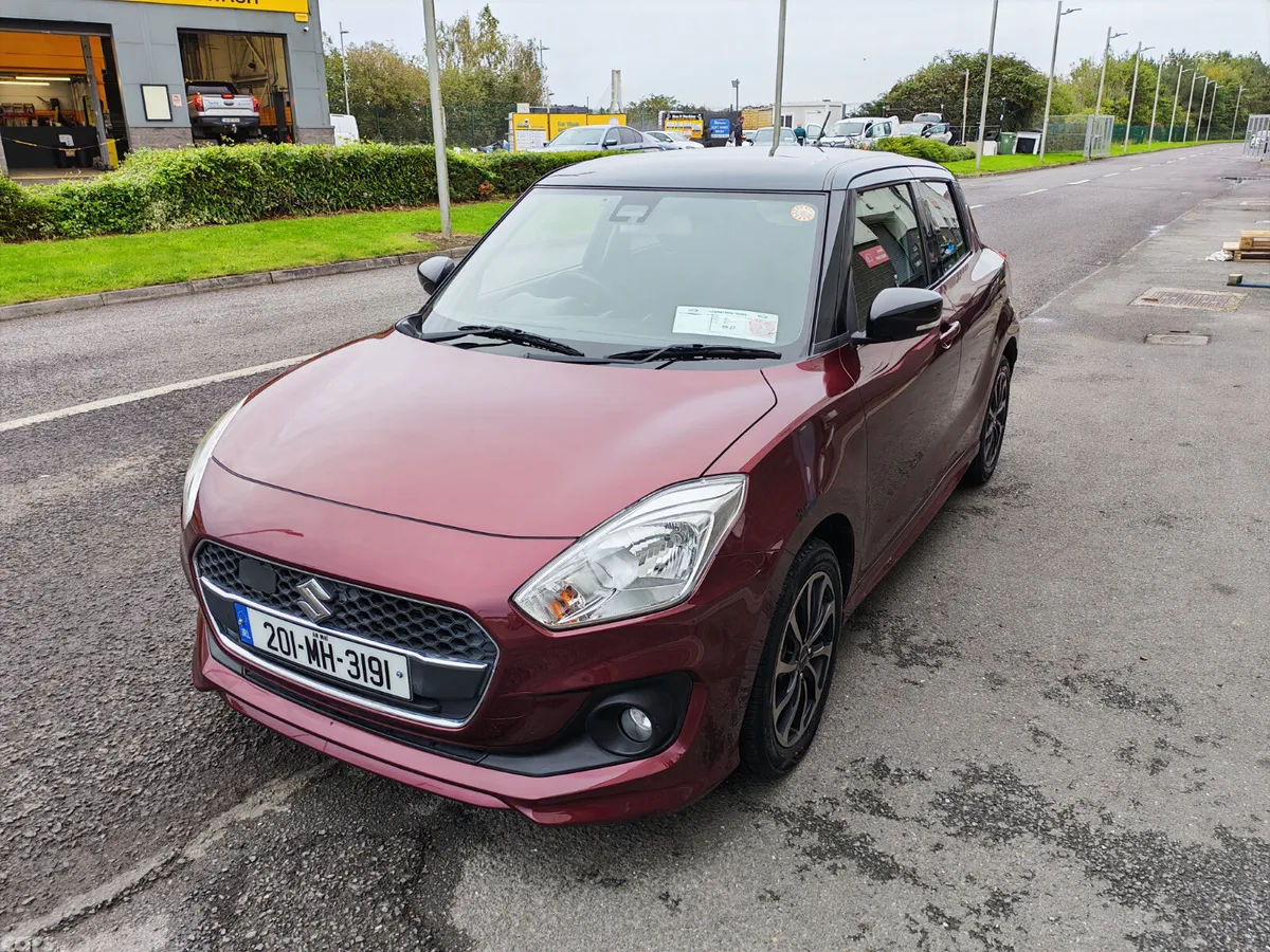 Suzuki Swift Hatchback, Petrol, 2020, Red