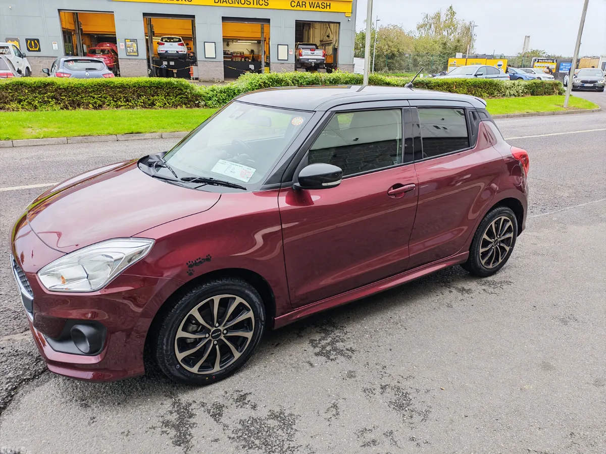 Suzuki Swift Hatchback, Petrol, 2020, Red