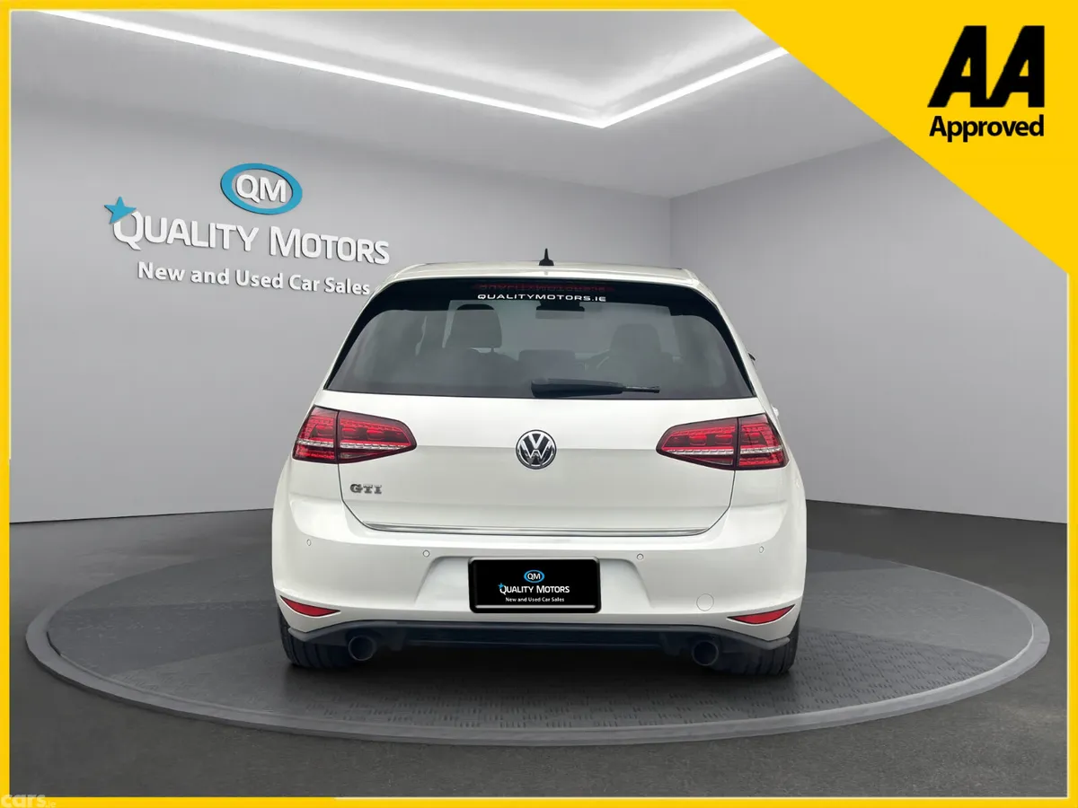 Volkswagen Golf Hatchback, Petrol, 2014, White
