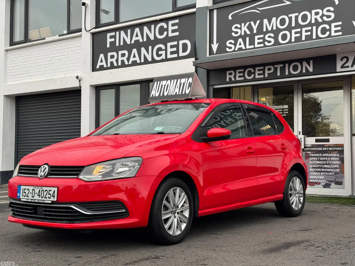 Volkswagen Polo Hatchback, Petrol, 2015, Red