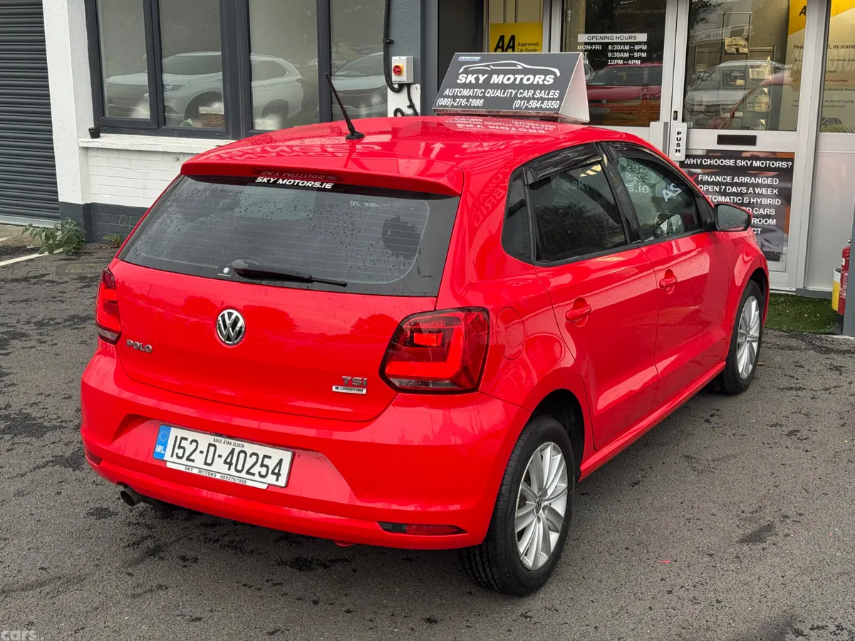 Volkswagen Polo Hatchback, Petrol, 2015, Red