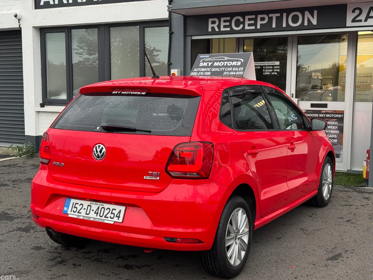 Volkswagen Polo Hatchback, Petrol, 2015, Red