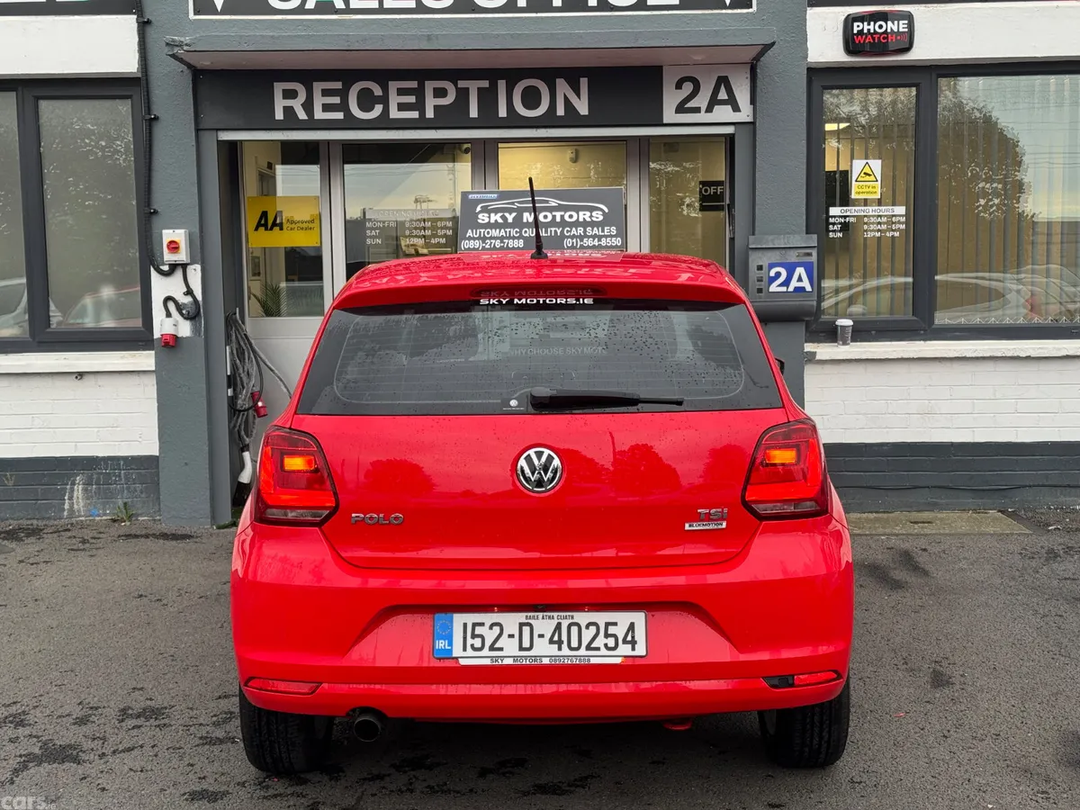 Volkswagen Polo Hatchback, Petrol, 2015, Red