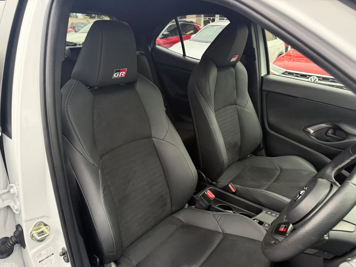 Toyota Yaris Cross SUV, Petrol Hybrid, 2023, White