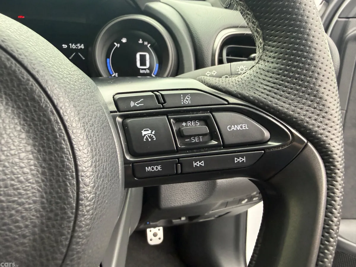 Toyota Yaris Cross SUV, Petrol Hybrid, 2023, White