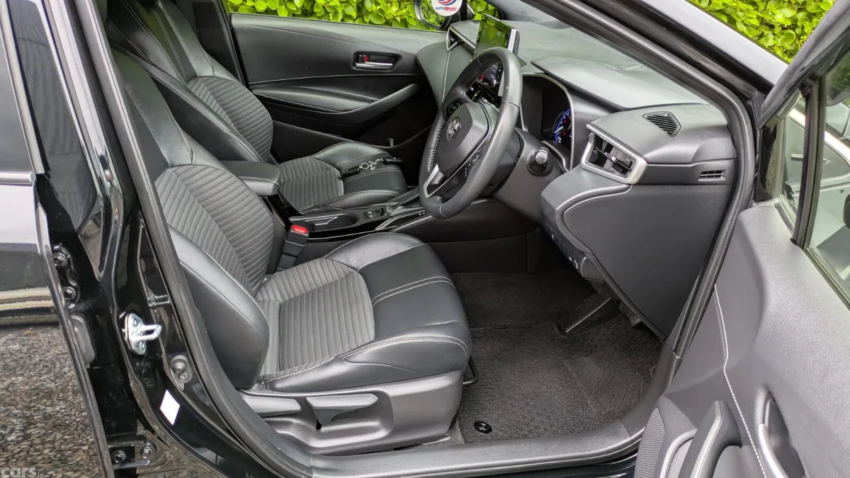 Toyota Corolla Hatchback, Petrol Hybrid, 2021, Black