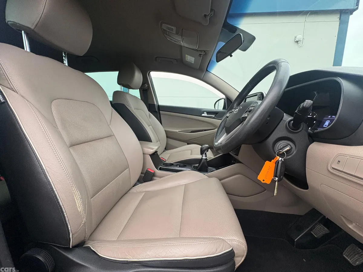 Hyundai Tucson SUV, Diesel Hybrid, 2020, Blue