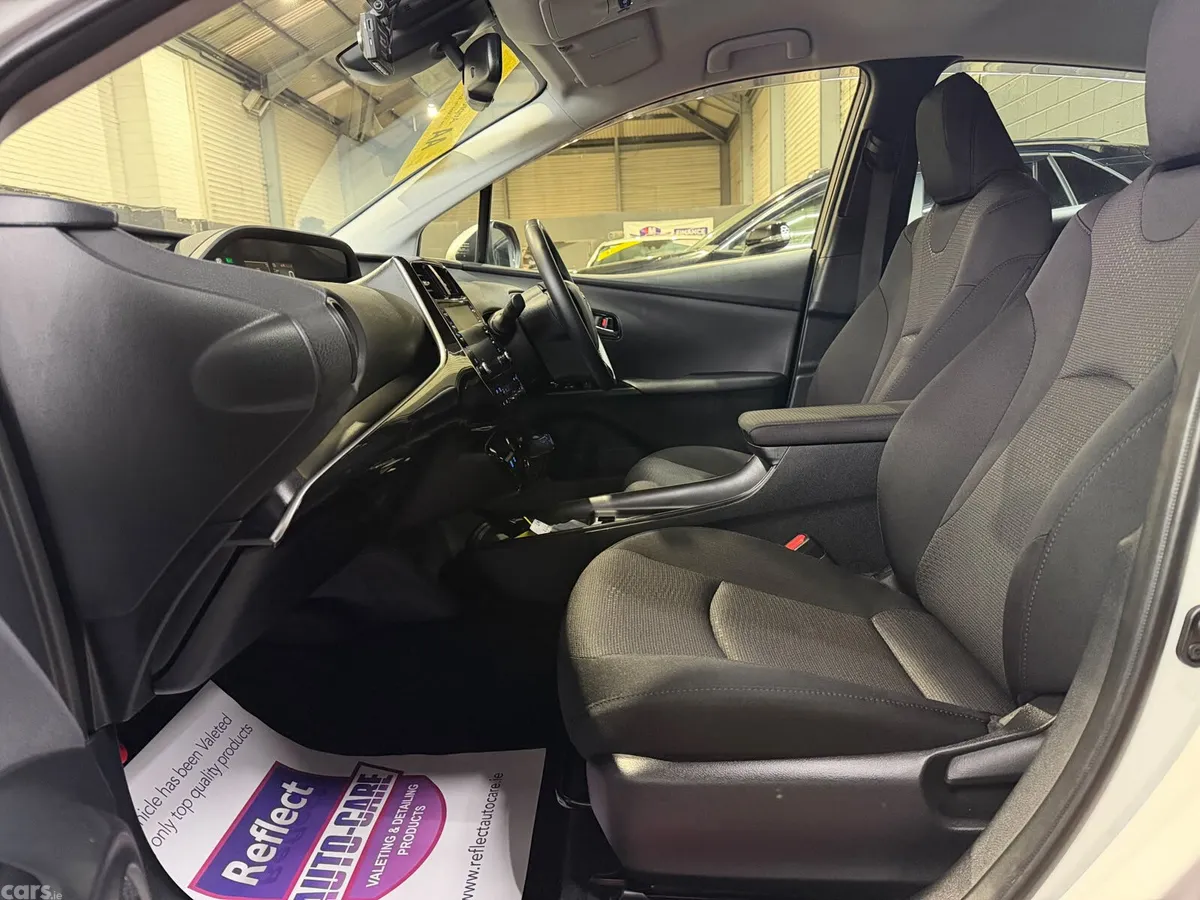 Toyota Prius Hatchback, Petrol Hybrid, 2022, White