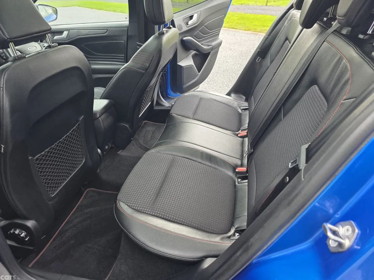 Ford Focus Hatchback, Diesel, 2019, Blue