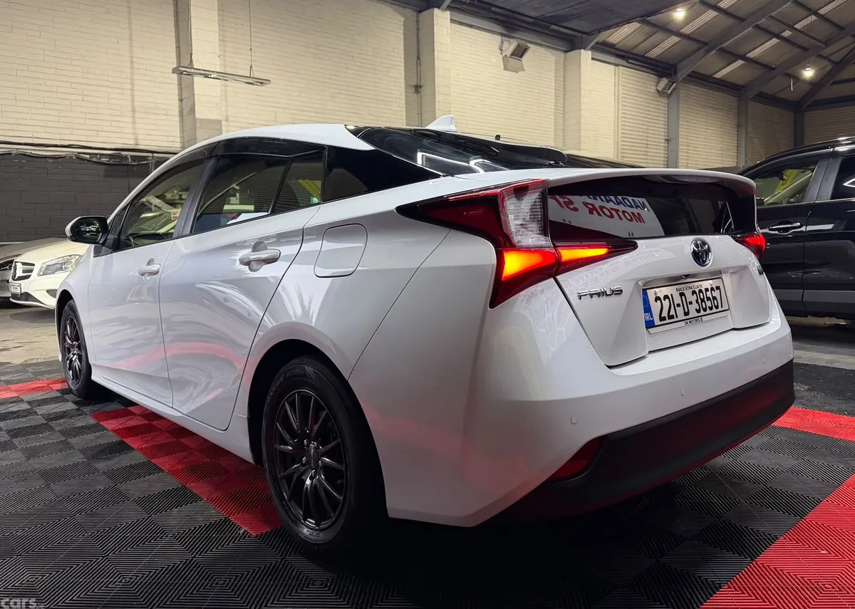 Toyota Prius Hatchback, Petrol Hybrid, 2022, White