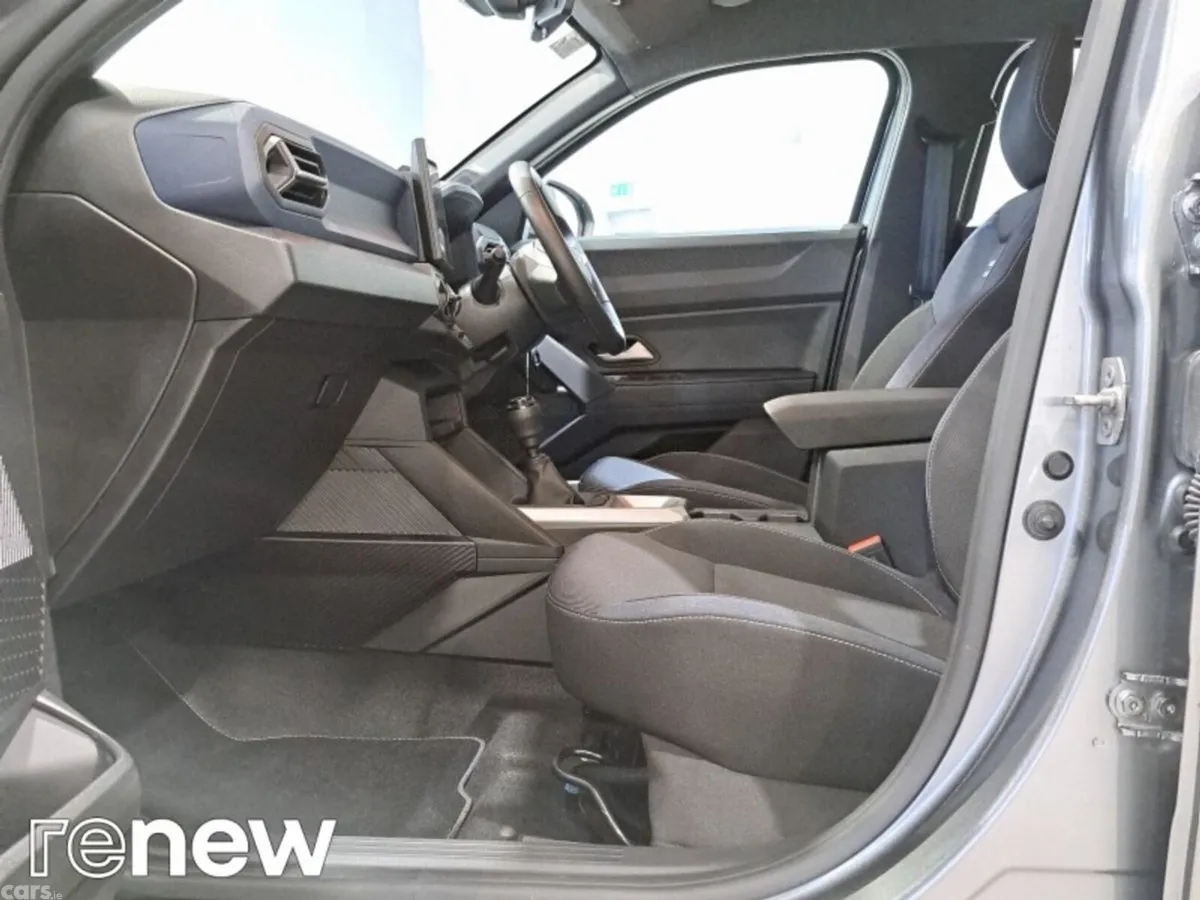 Dacia Duster SUV, Petrol Hybrid, 2026, Grey