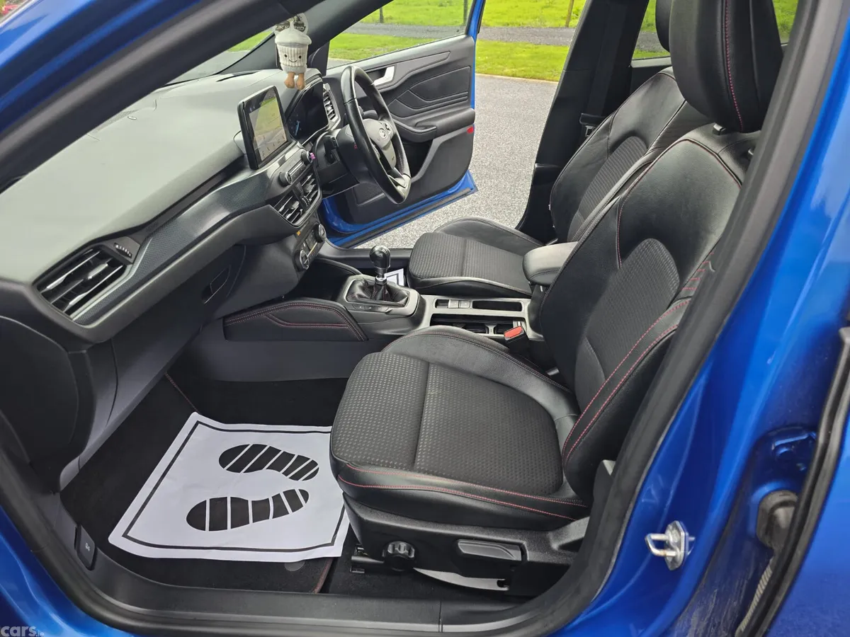 Ford Focus Hatchback, Diesel, 2019, Blue