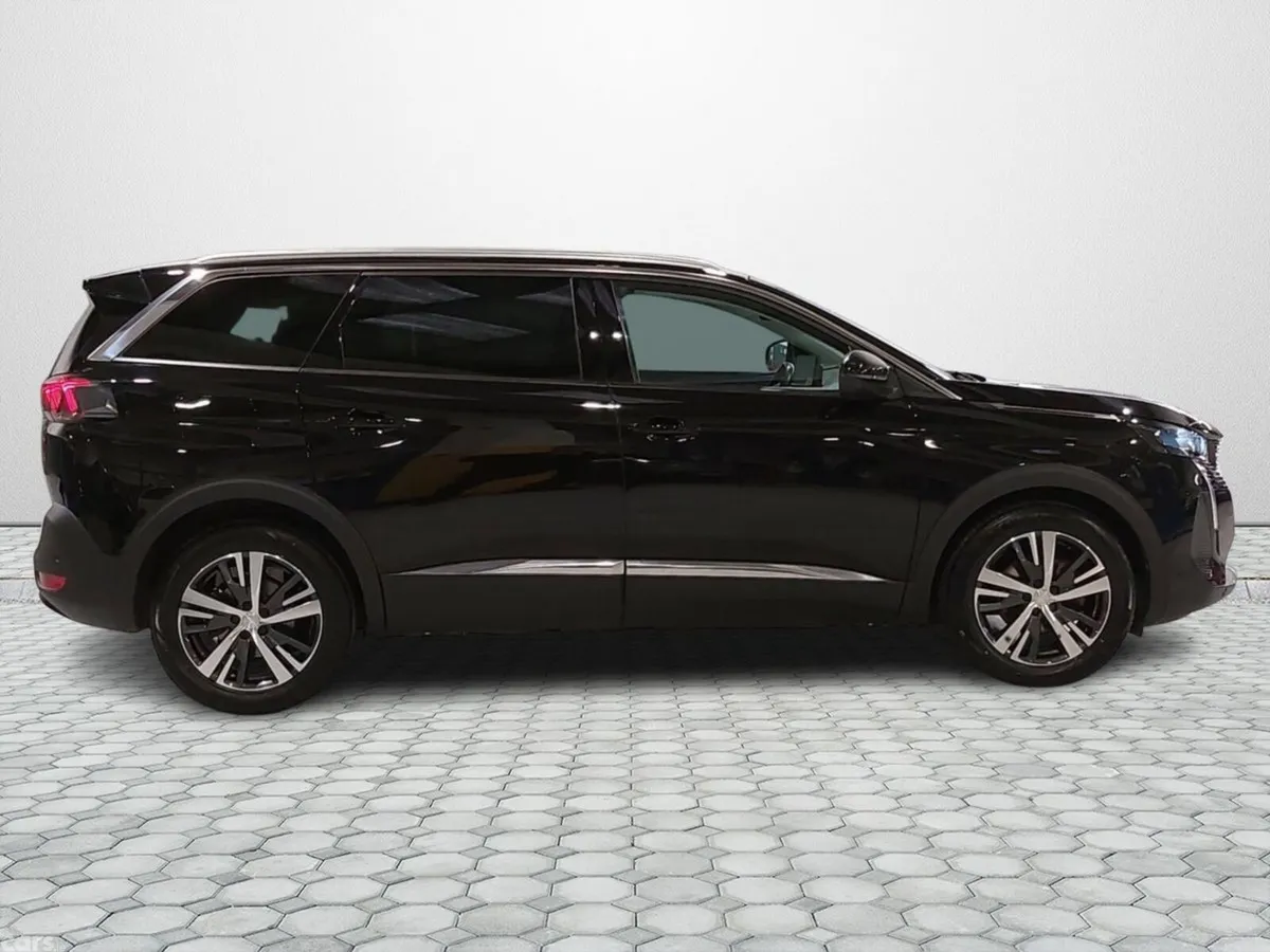 Peugeot 5008 MPV, Petrol, 2022, Black