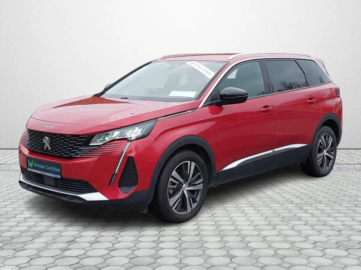 Peugeot 5008 MPV, Petrol, 2022, Red