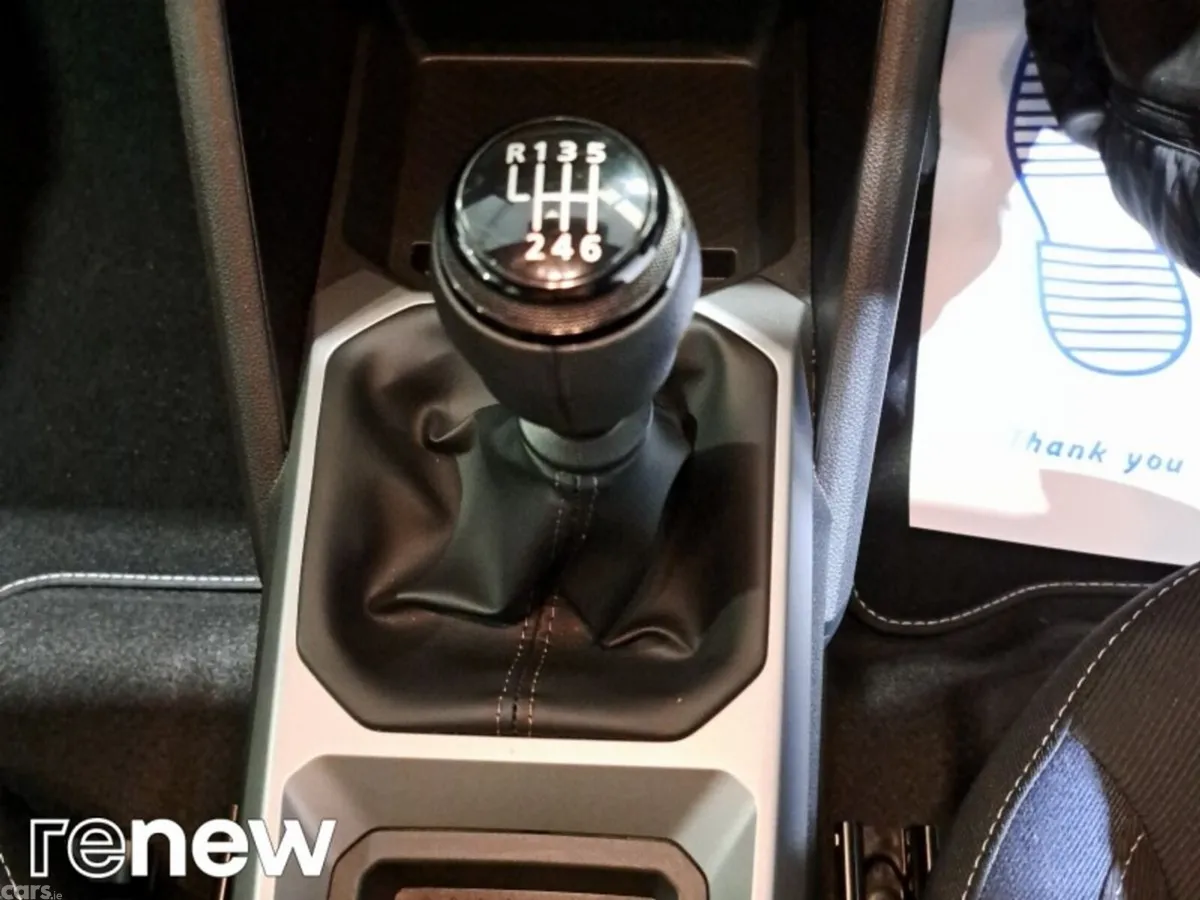 Dacia Duster SUV, Petrol Hybrid, 2026, Grey