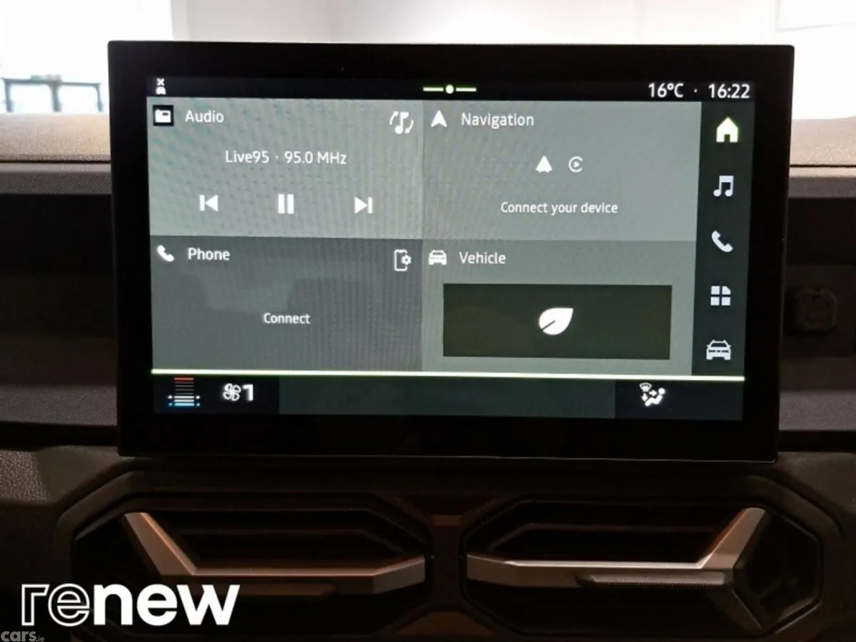 Dacia Duster SUV, Petrol Hybrid, 2026, Grey