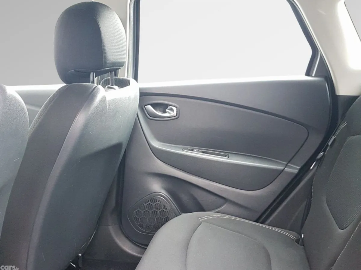 Renault Captur Hatchback, Petrol, 2019, Grey