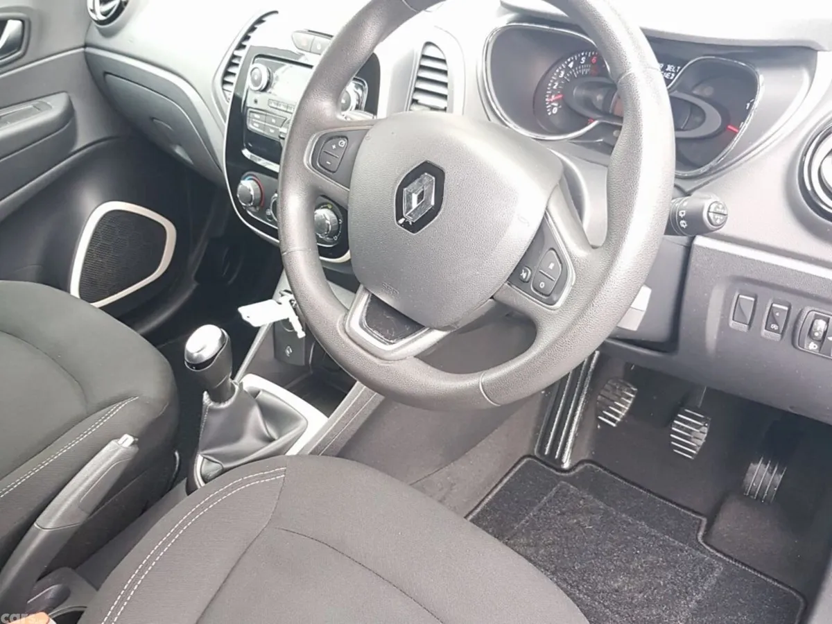 Renault Captur Hatchback, Petrol, 2019, Grey