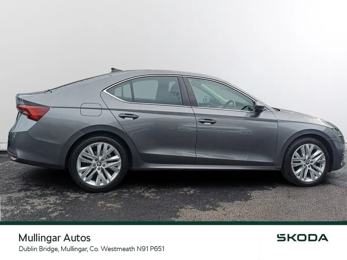 Skoda Octavia Saloon, Diesel, 2026, Grey