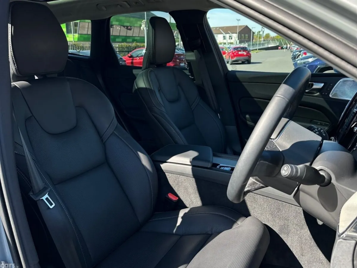 Volvo XC60 SUV, Petrol Plug-in Hybrid, 2025, Grey