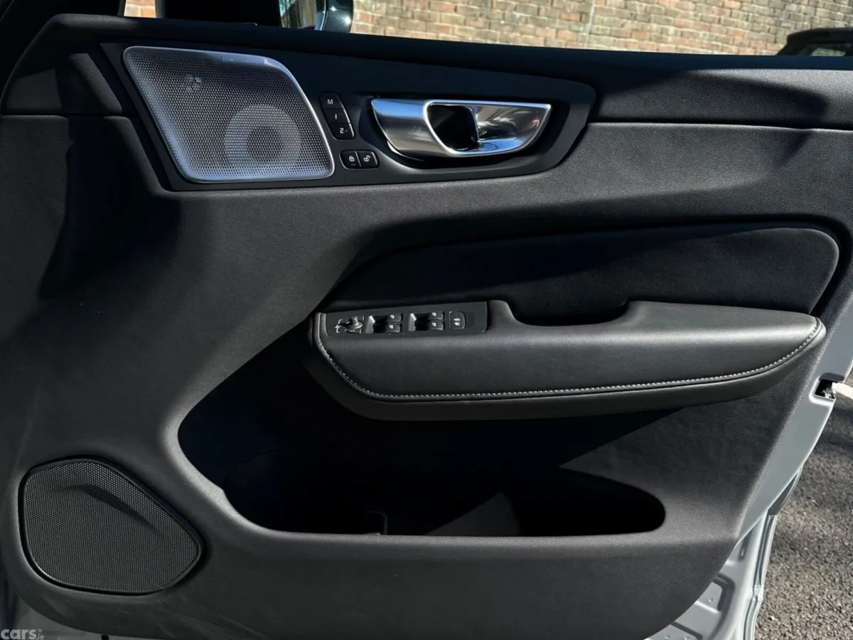 Volvo XC60 SUV, Petrol Plug-in Hybrid, 2025, Grey