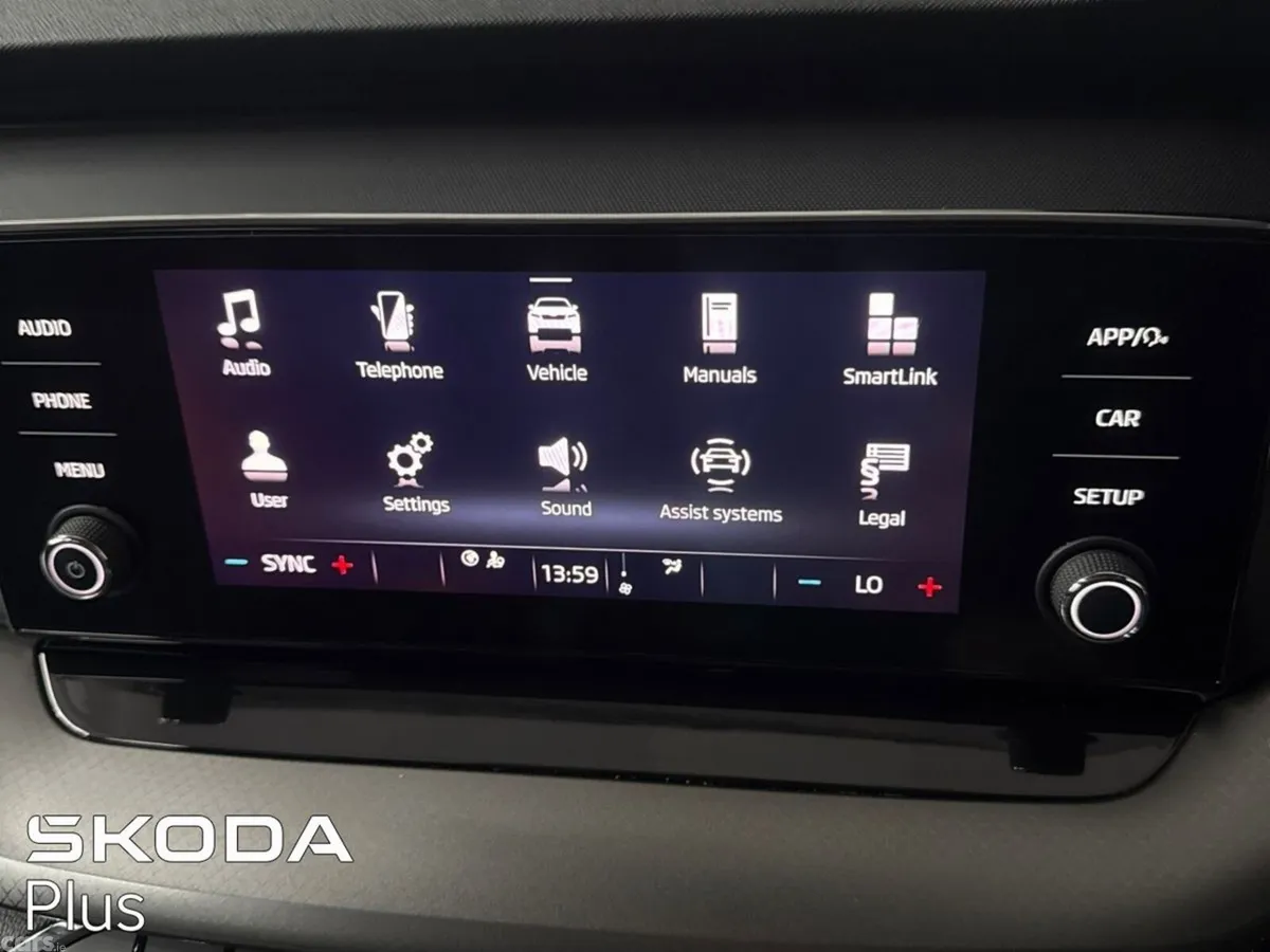 Skoda Octavia Saloon, Diesel, 2024, Grey