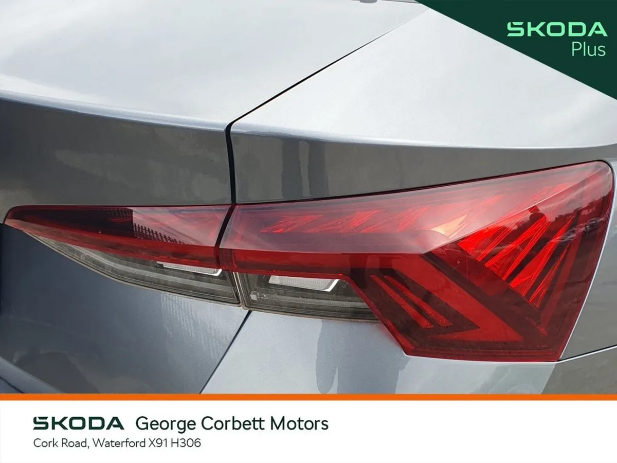 Skoda Octavia Saloon, Diesel, 2024, Grey