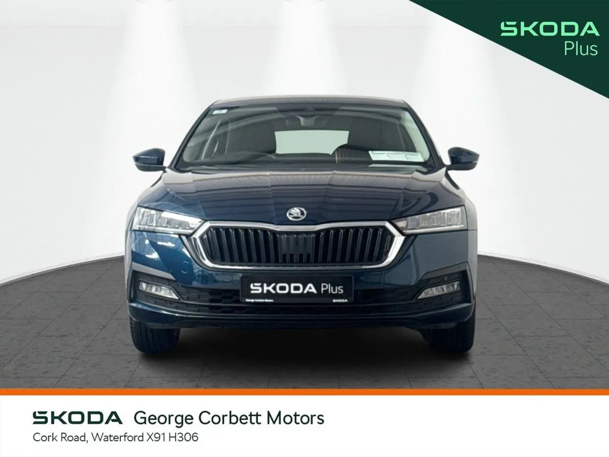 Skoda Octavia Saloon, Petrol, 2024, Blue