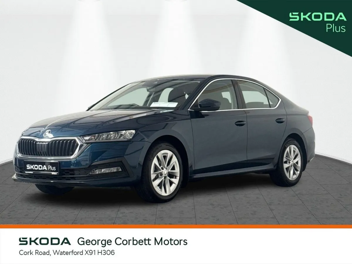 Skoda Octavia Saloon, Petrol, 2024, Blue