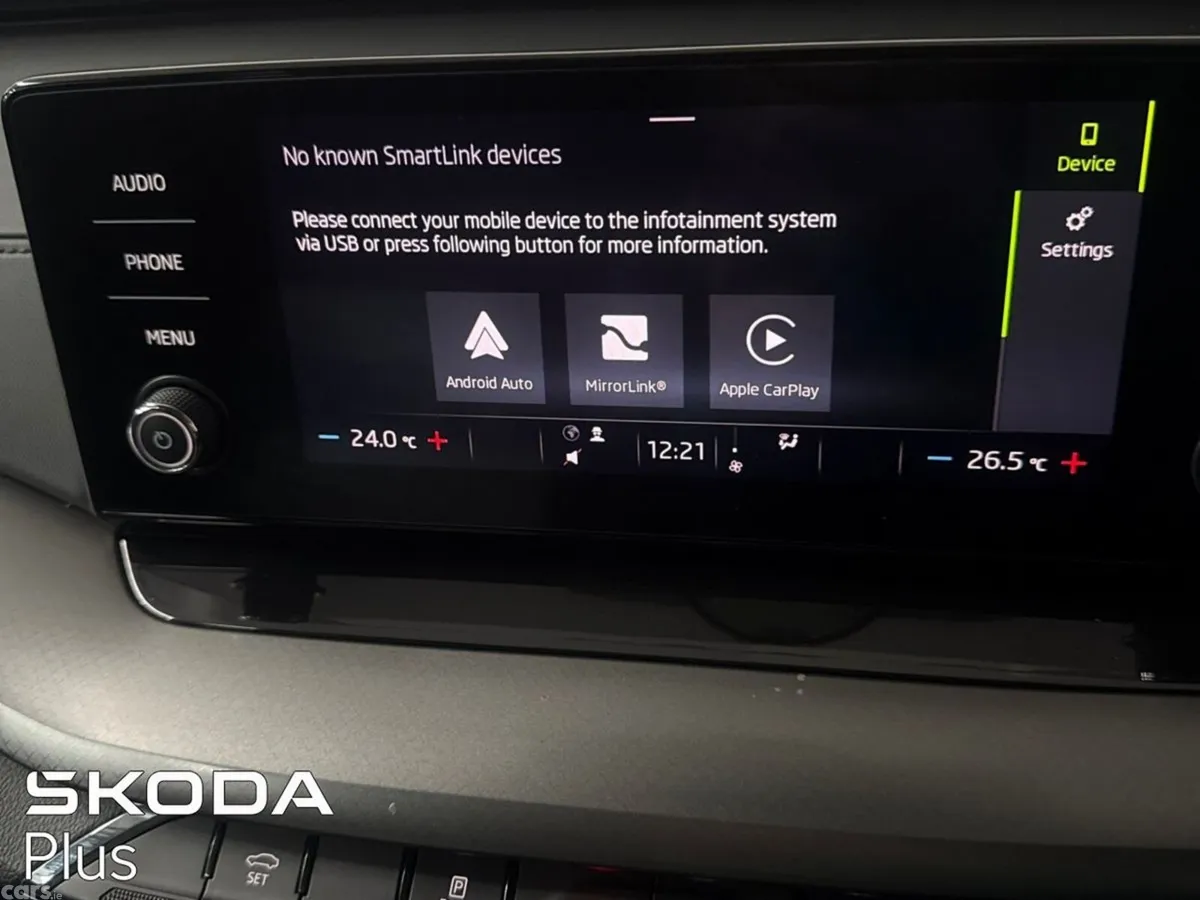 Skoda Octavia Saloon, Petrol, 2024, Blue
