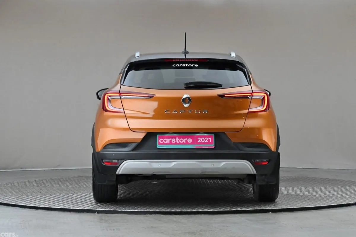Renault Captur Hatchback, Petrol, 2021, Orange