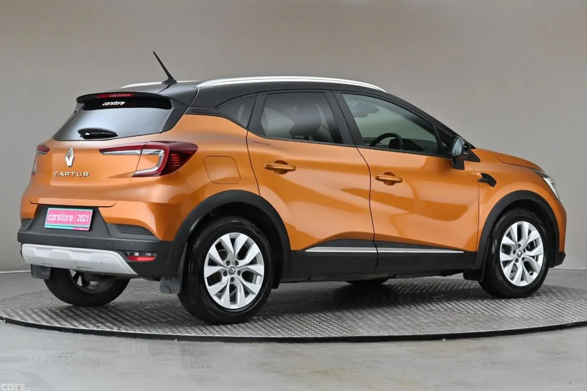 Renault Captur Hatchback, Petrol, 2021, Orange