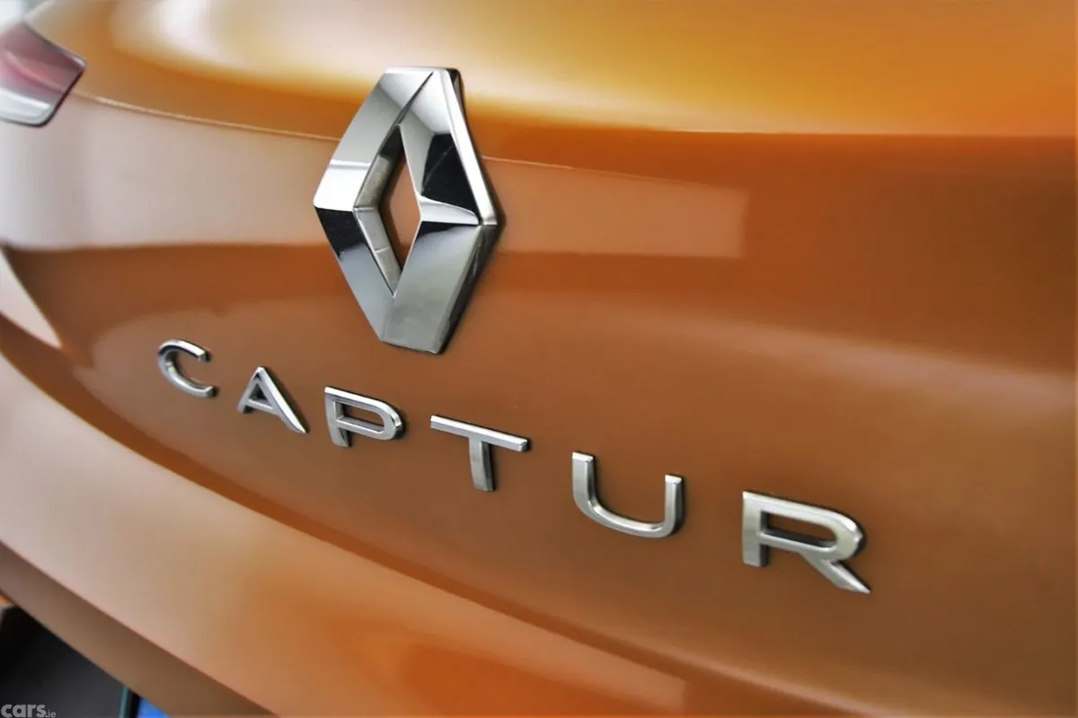 Renault Captur Hatchback, Petrol, 2021, Orange