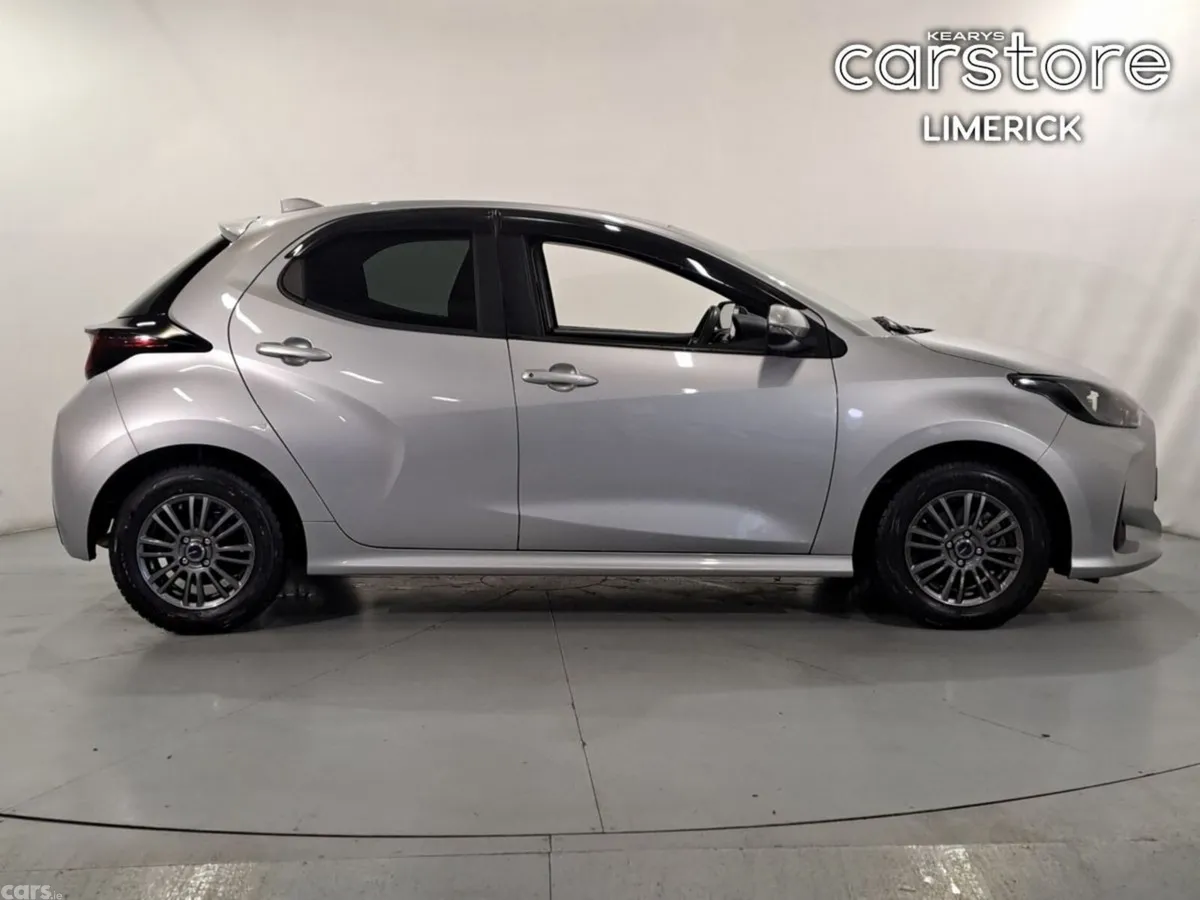 Toyota Yaris Hatchback, Petrol Hybrid, 2023, Silver