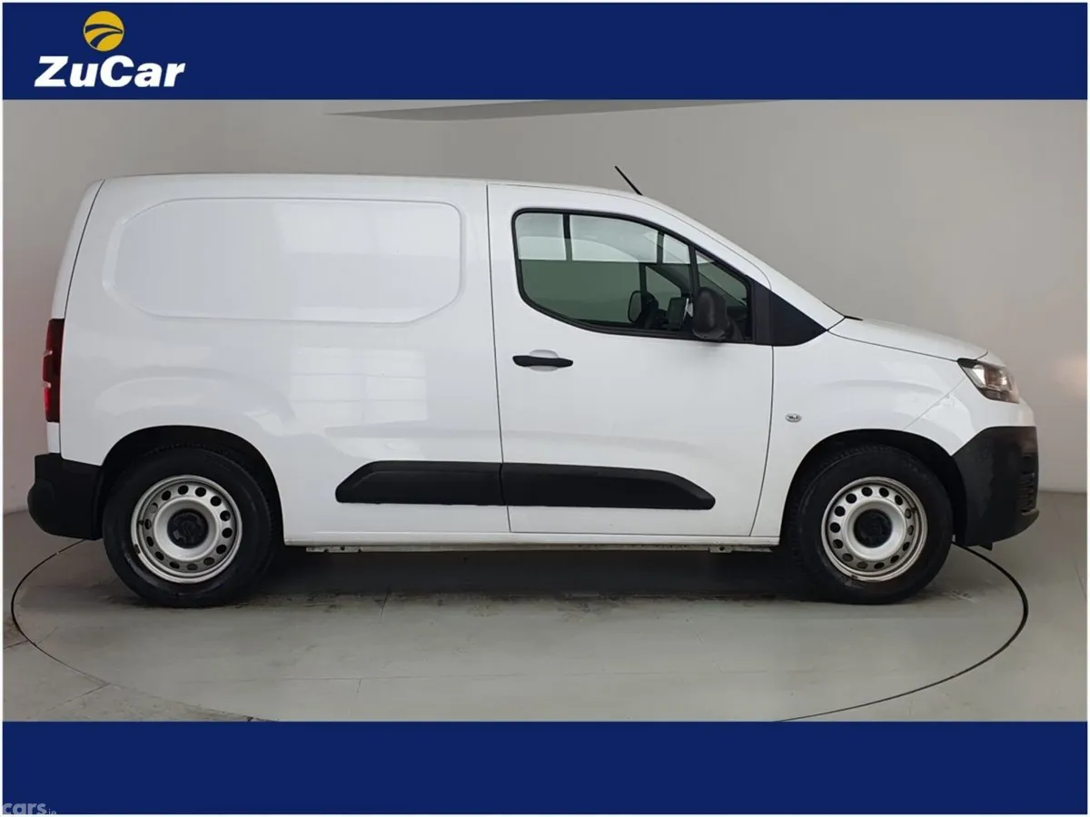 Citroen Berlingo MPV, Electric, 2023, White