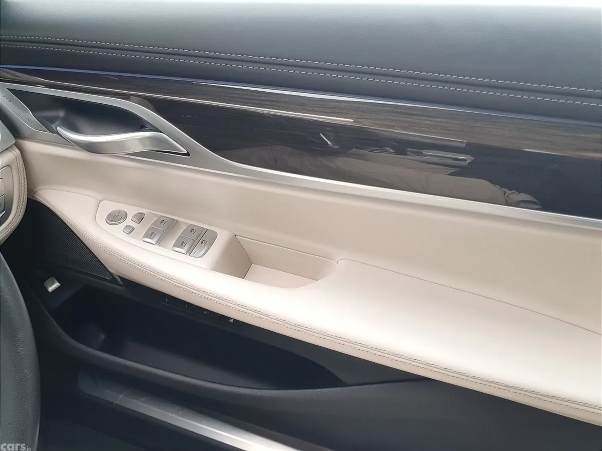 BMW 7-Series Saloon, Petrol Plug-in Hybrid, 2021, White